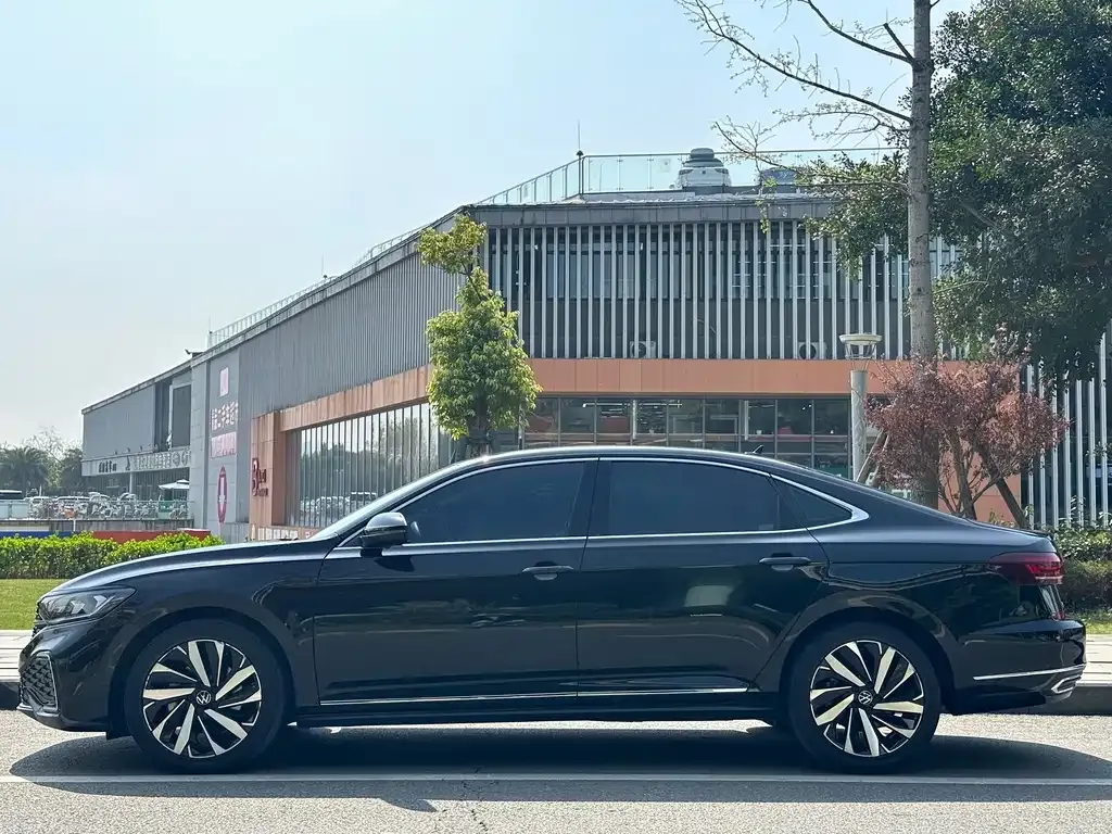 Volkswagen Passat — фото 9