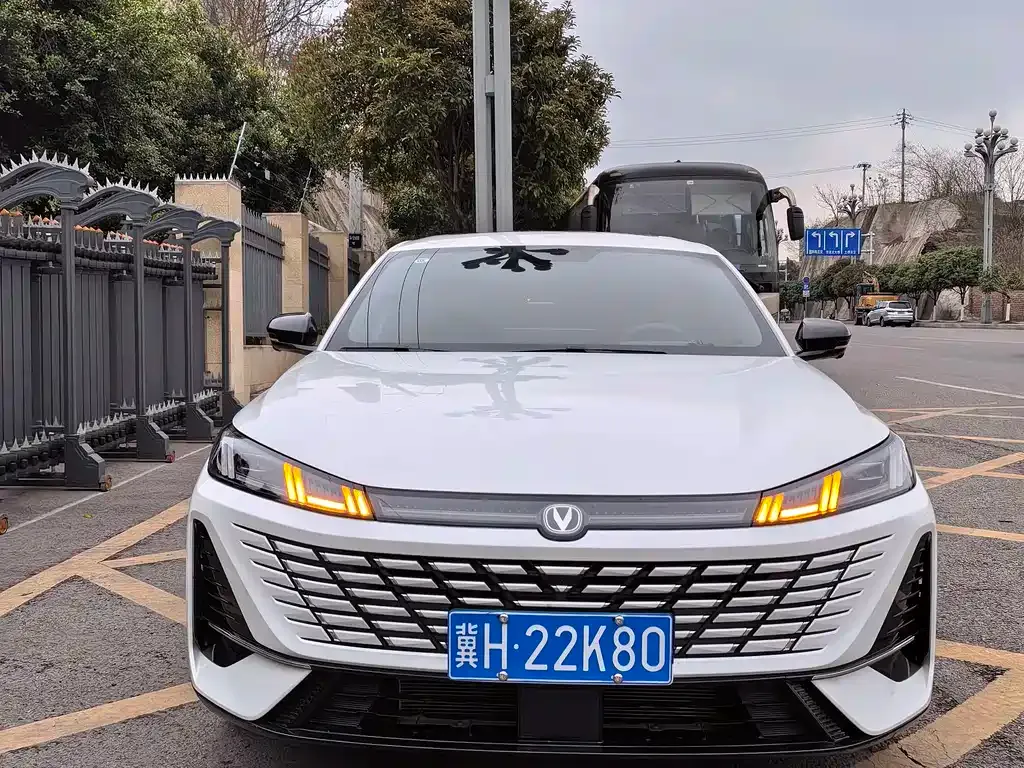 Changan Eado — фото 10