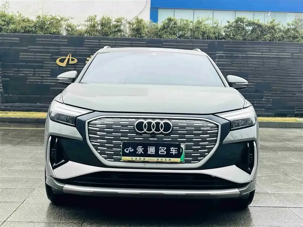 Audi Q4 e-tron — фото 3