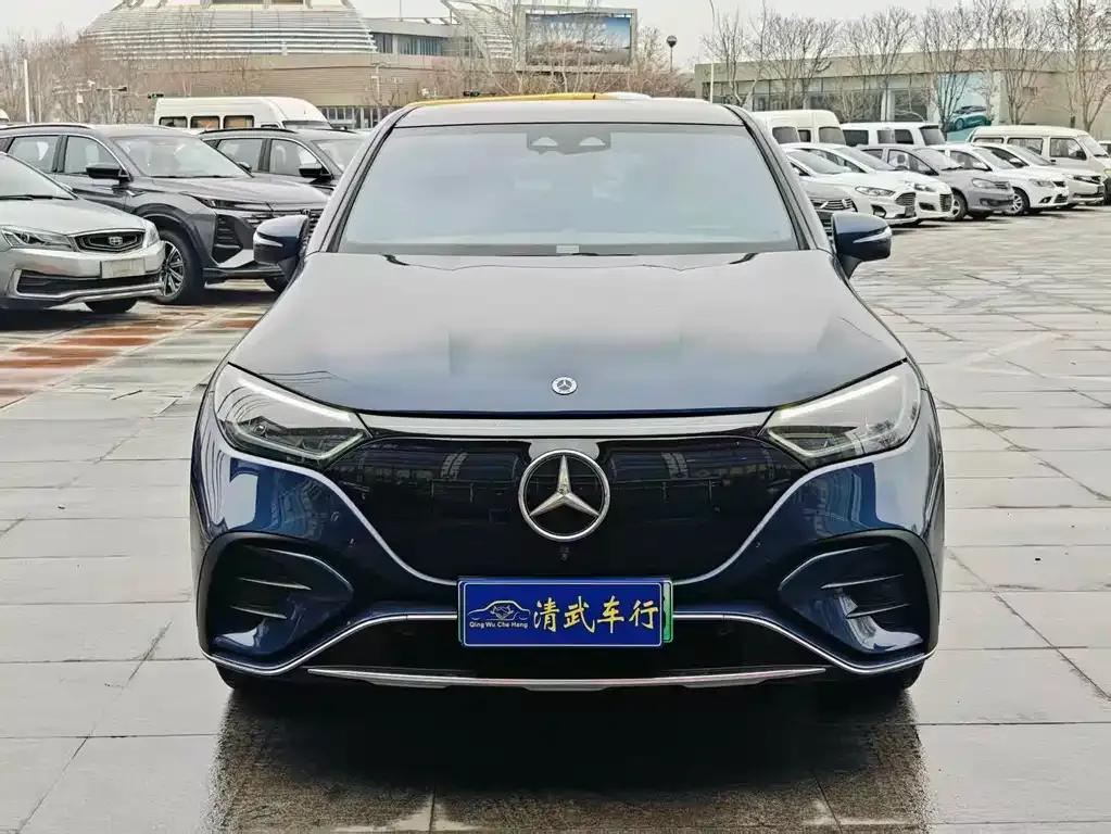Mercedes-Benz EQE SUV — фото 7