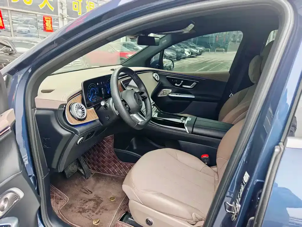 Mercedes-Benz EQE SUV — фото 2