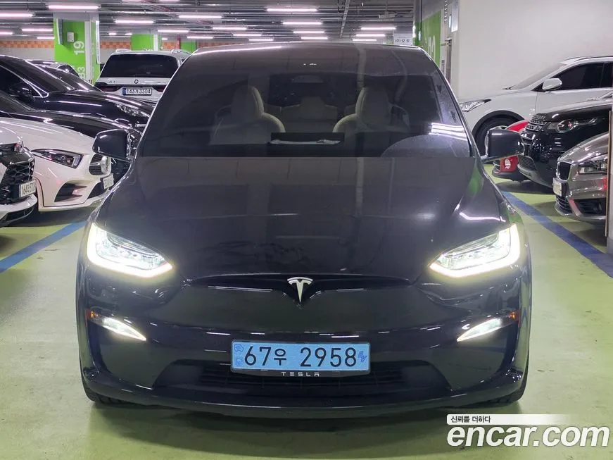 Tesla Model X — фото 1