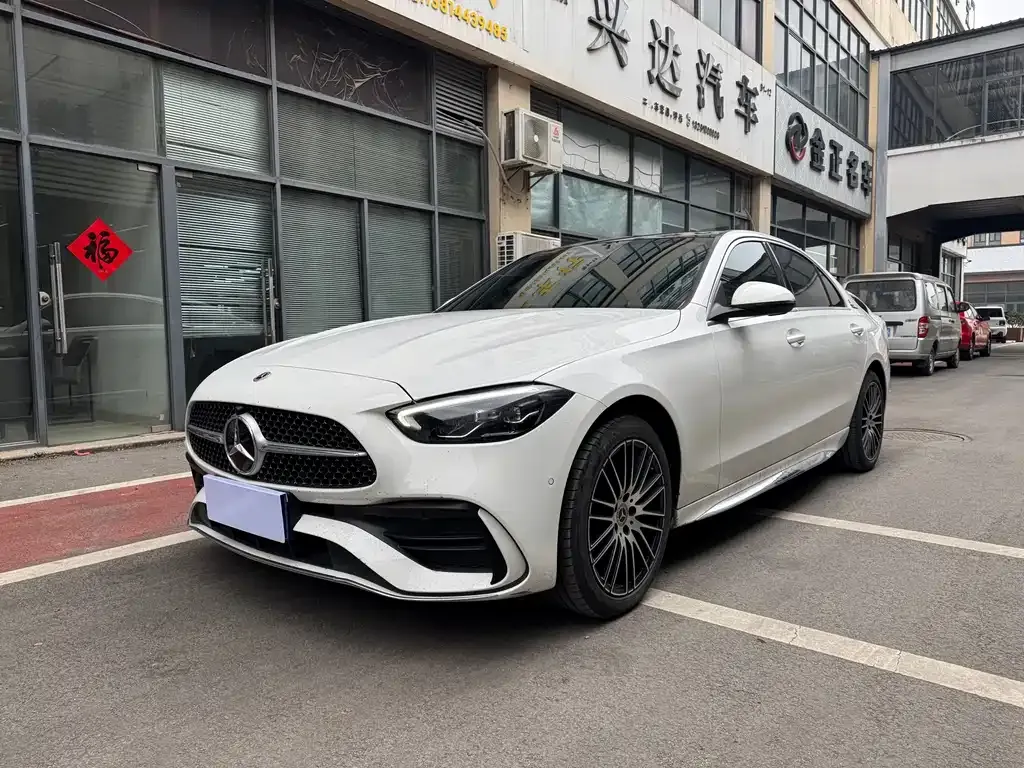 Mercedes-Benz C-Class — фото 1