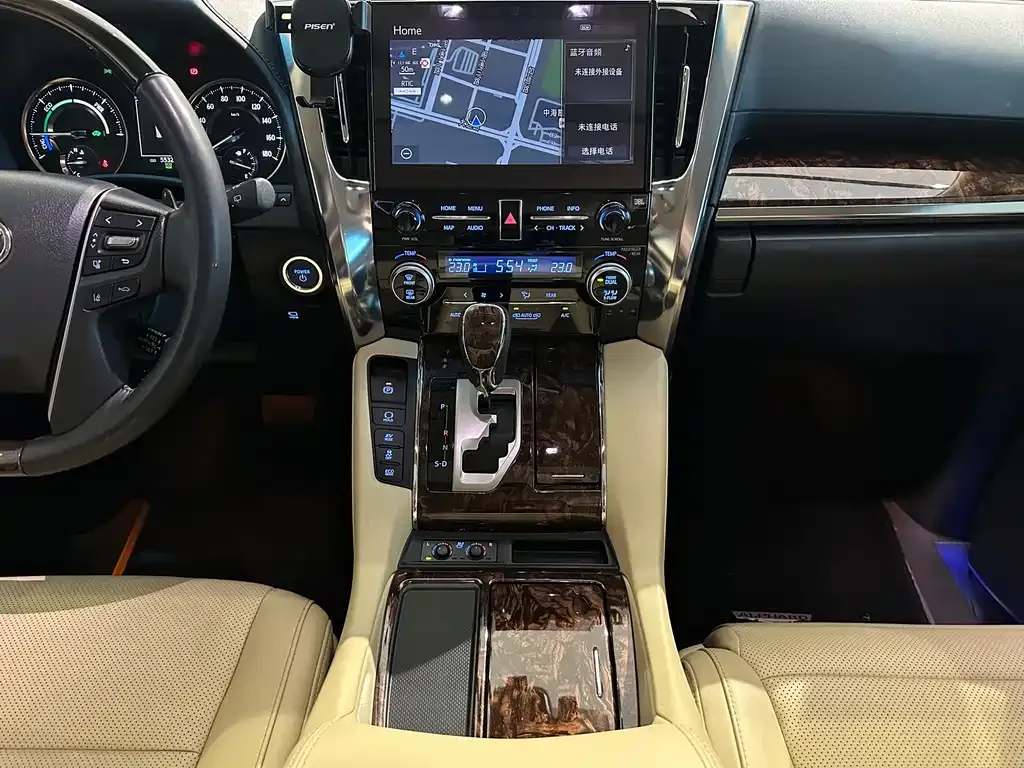 Toyota Alphard — фото 4