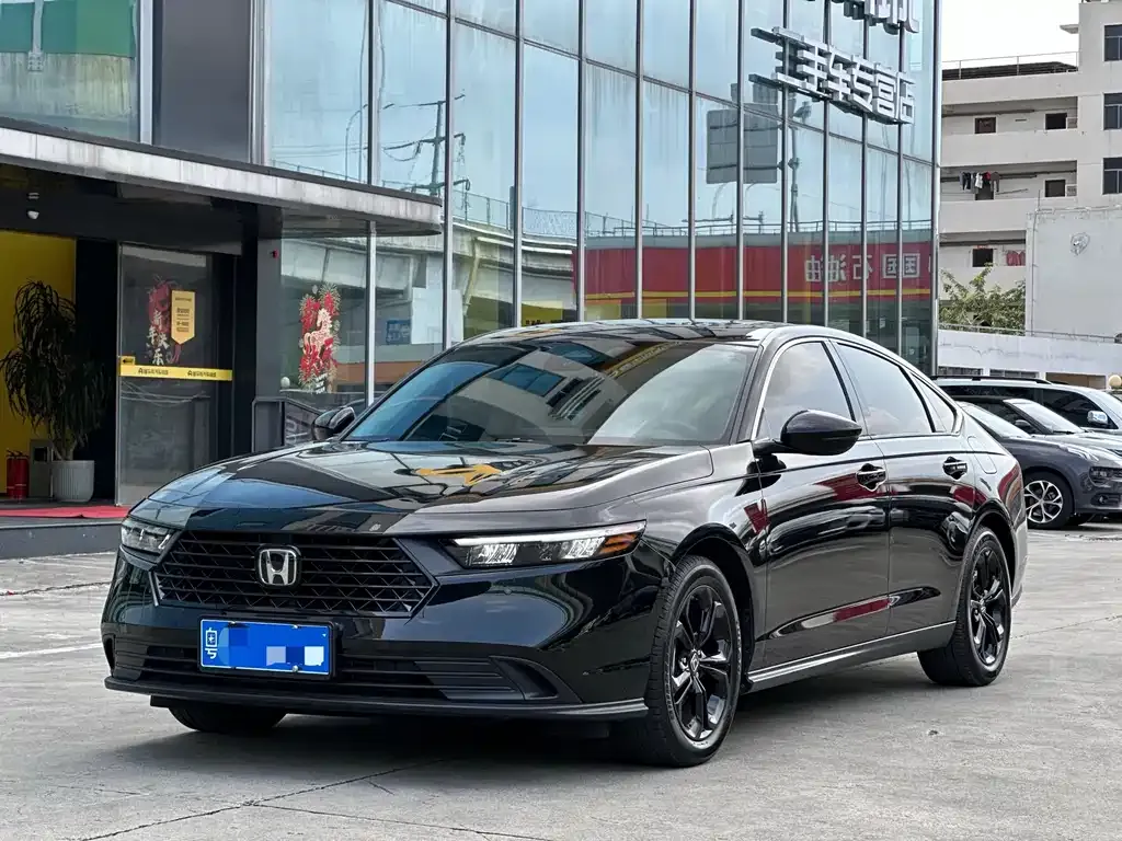 Honda Accord — фото 1