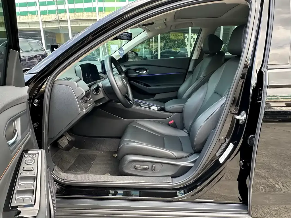 Honda Accord — фото 9