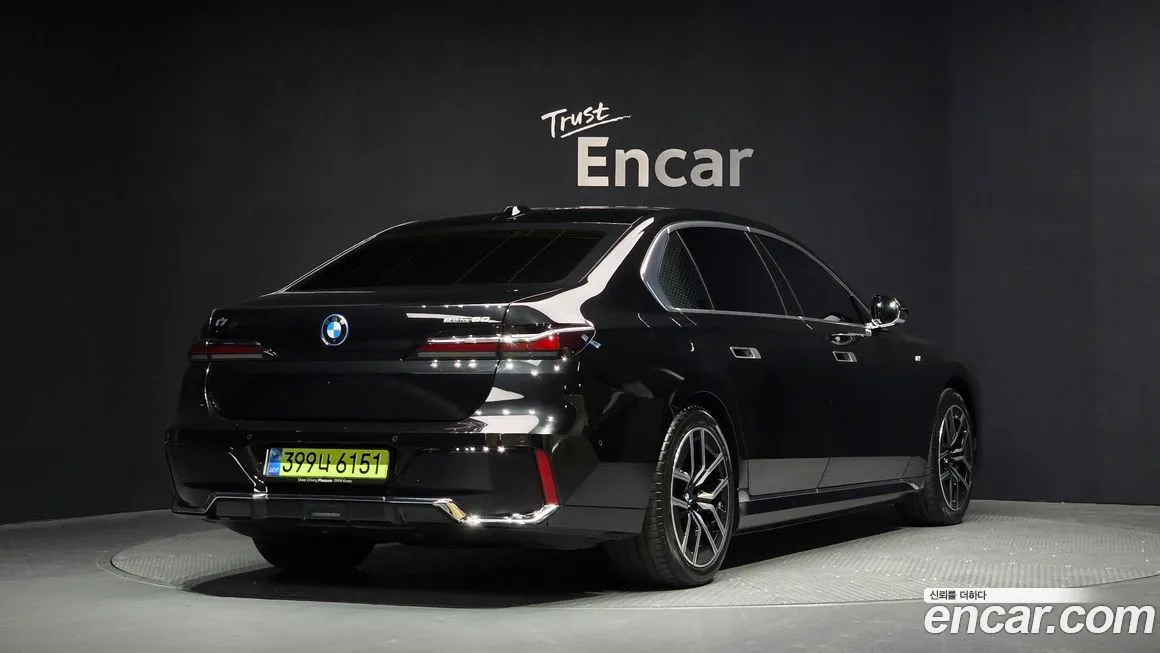 BMW i7 — фото 6