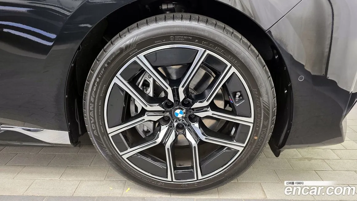 BMW i7 — фото 4