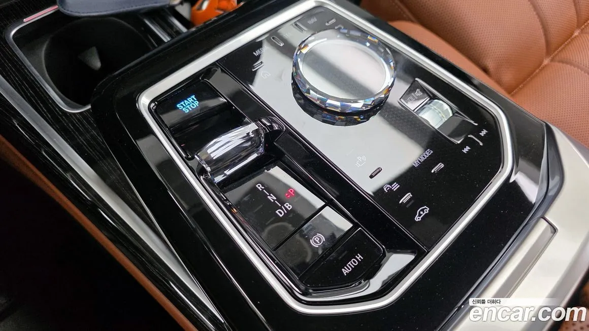 BMW i7 — фото 9