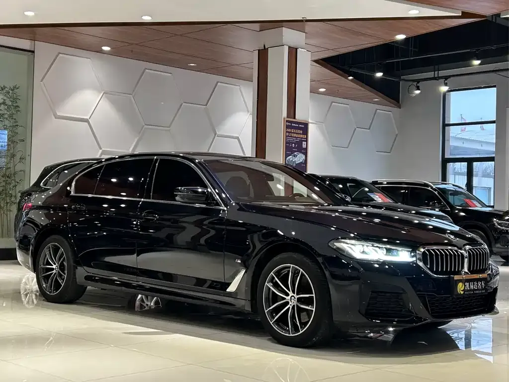 BMW 5 Series — фото 4