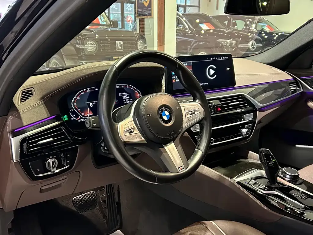 BMW 5 Series — фото 10