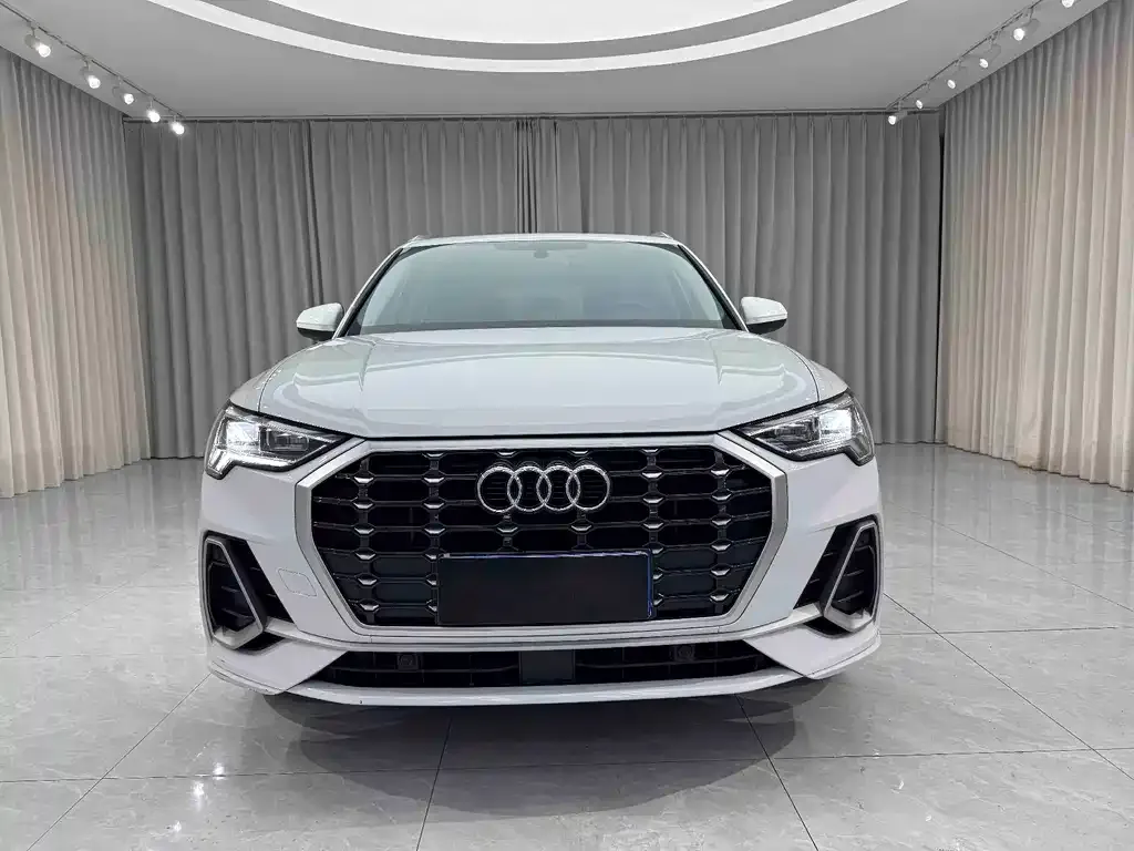 Audi Q3 — фото 3