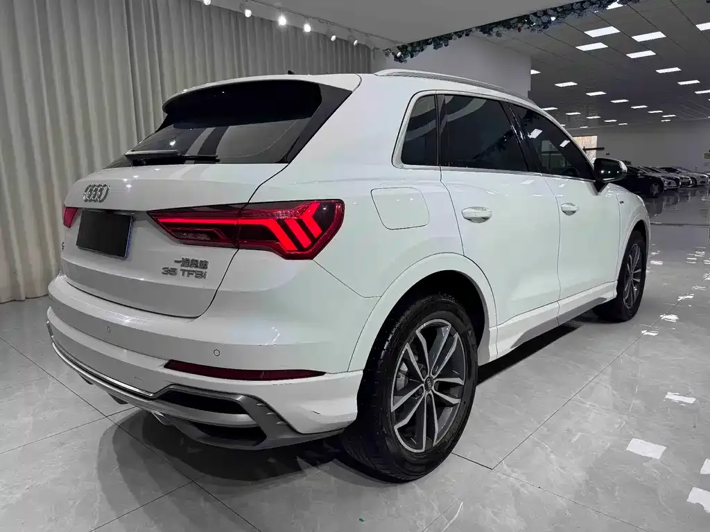 Audi Q3 — фото 5
