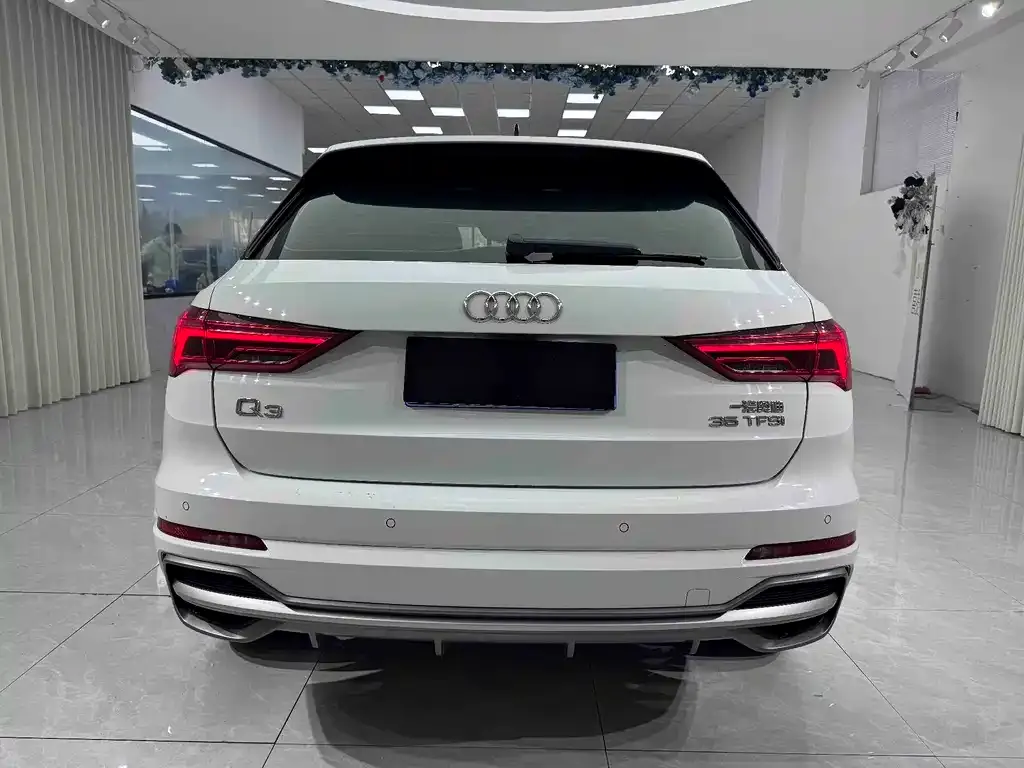 Audi Q3 — фото 4