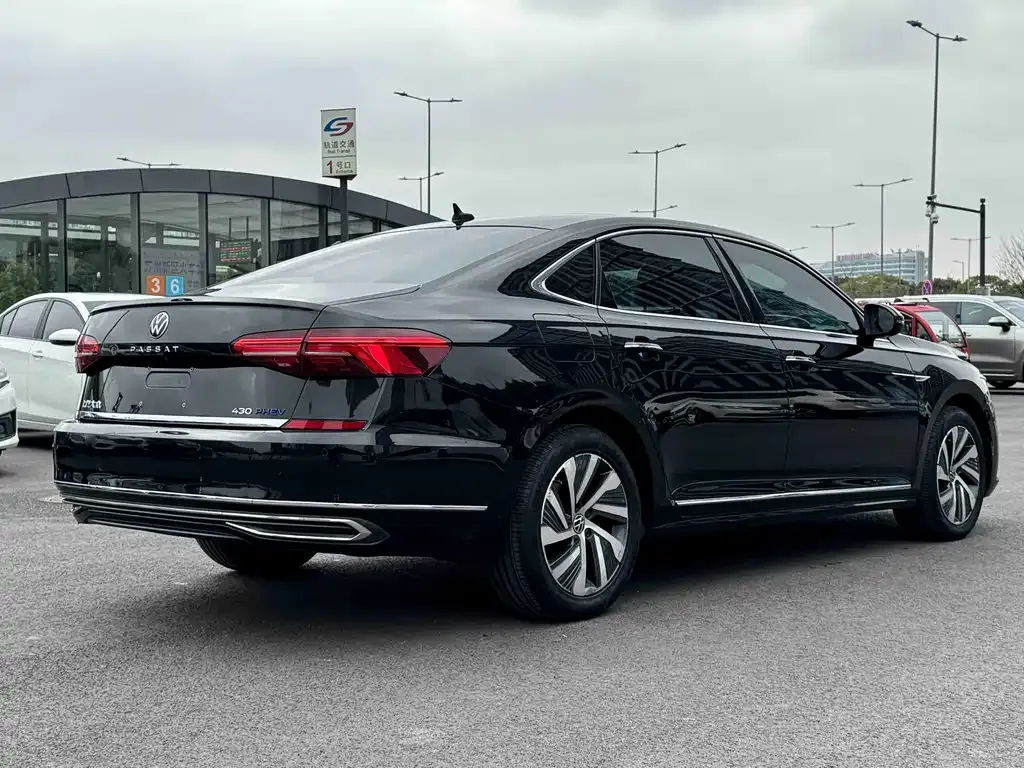 Volkswagen Passat New Energy — фото 5