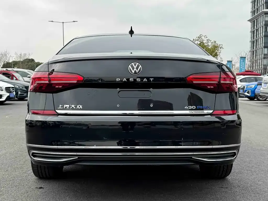 Volkswagen Passat New Energy — фото 2