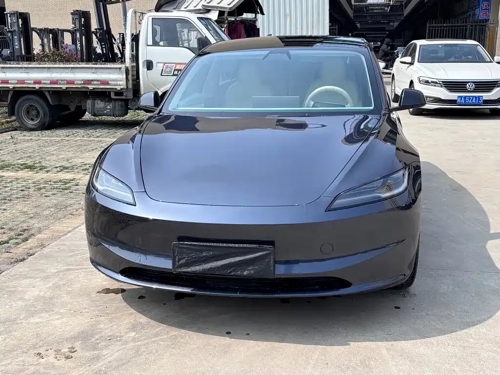 Tesla Model 3 — фото 3