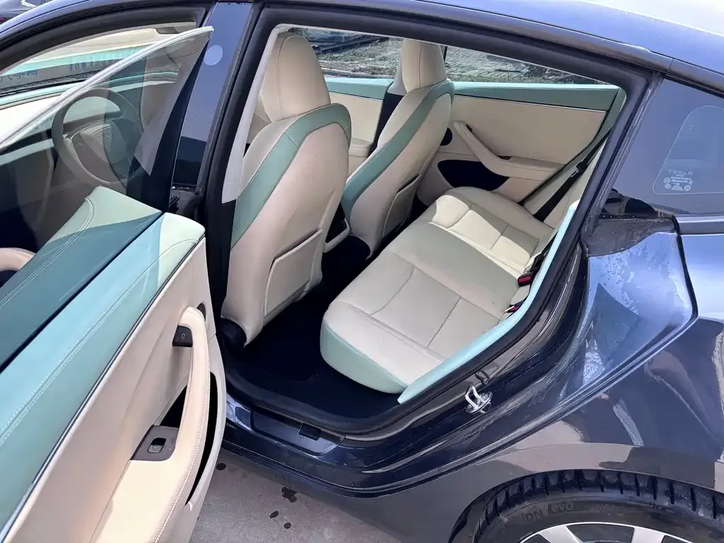 Tesla Model 3 — фото 8
