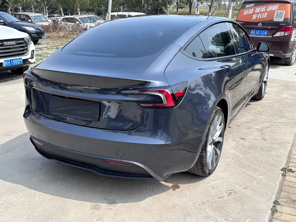 Tesla Model 3 — фото 7