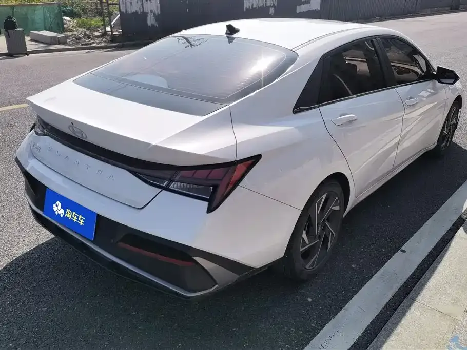 Hyundai Elantra — фото 4