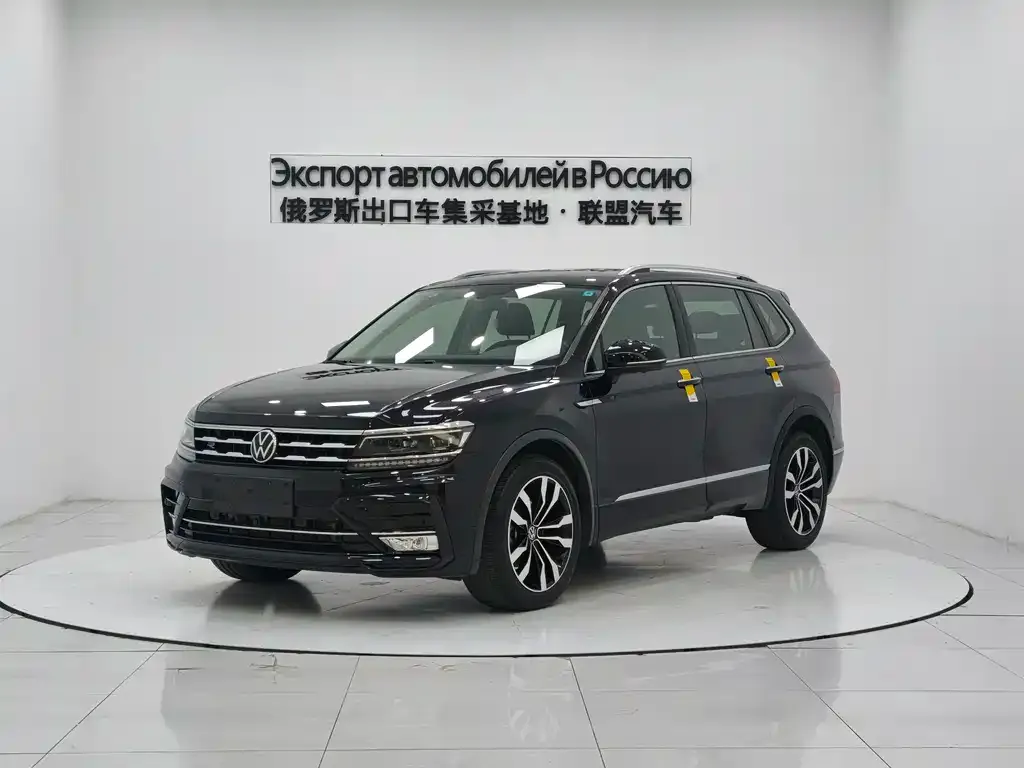 Volkswagen Tiguan L — фото 1