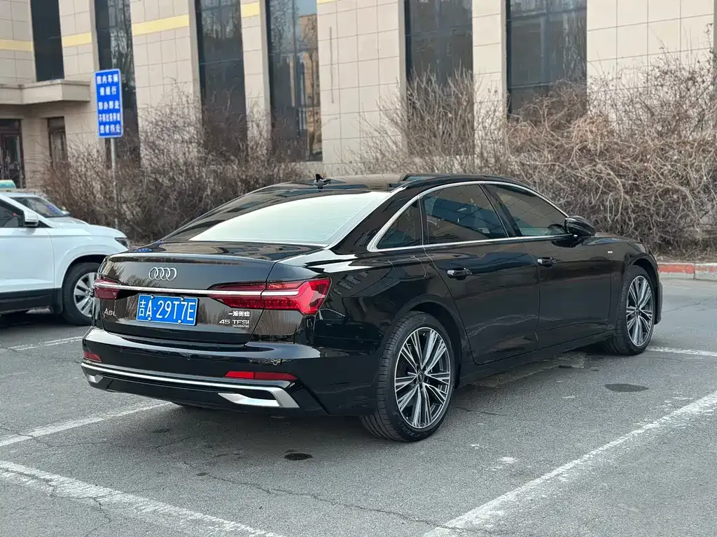 Audi A6L — фото 5