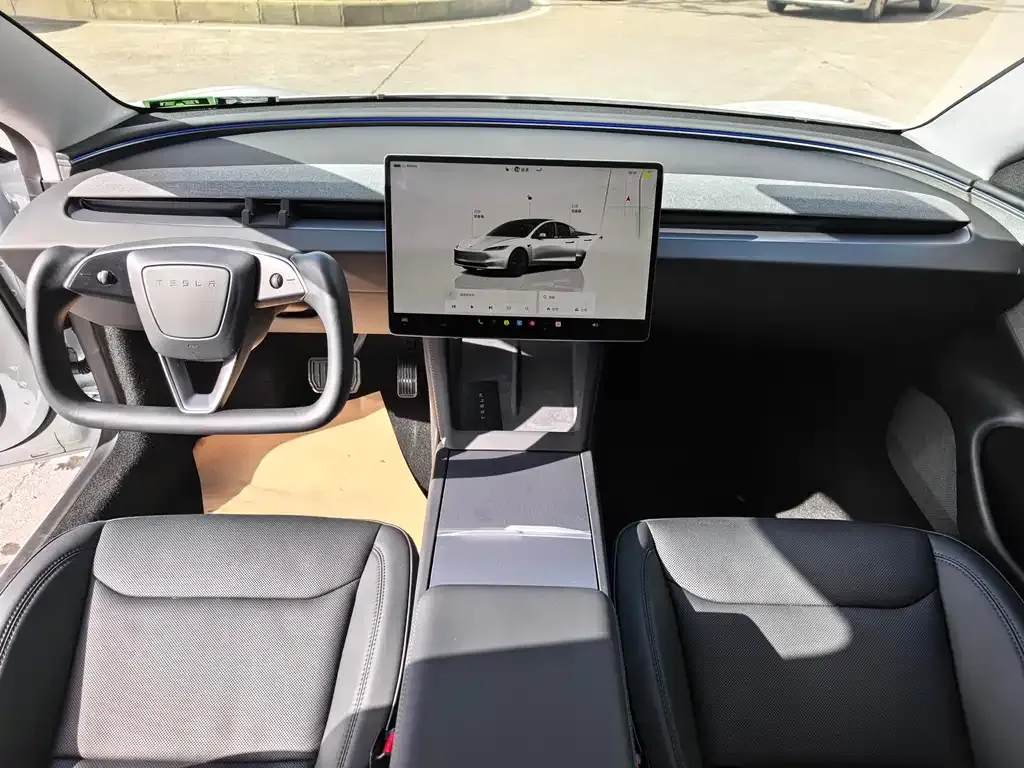 Tesla Model 3 — фото 3