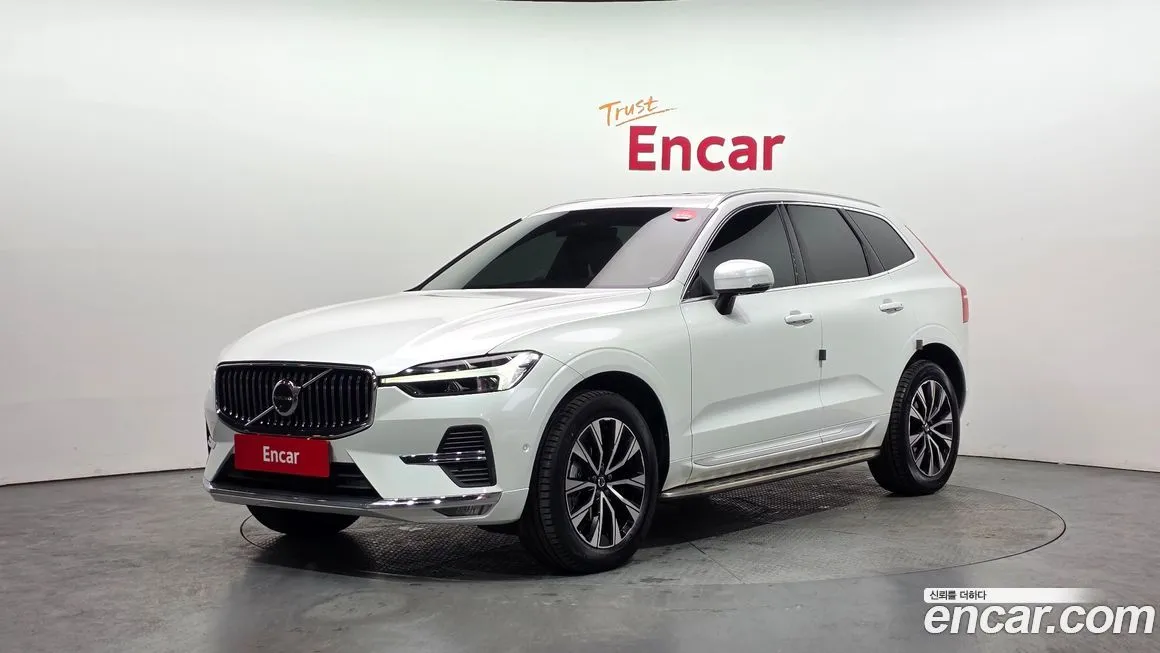 Volvo XC60 — фото 1