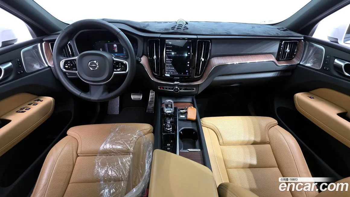 Volvo XC60 — фото 6