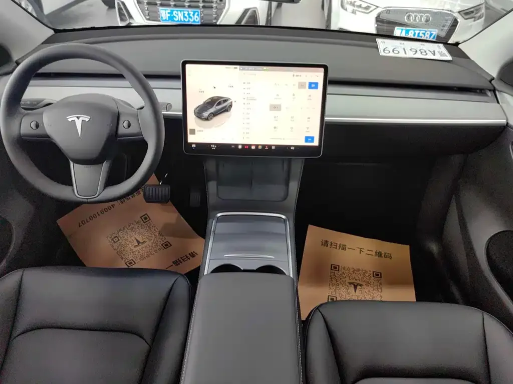 Tesla Model Y — фото 9