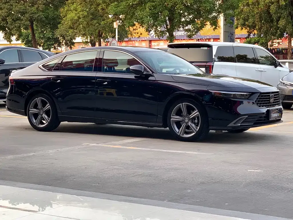 Honda Accord — фото 9