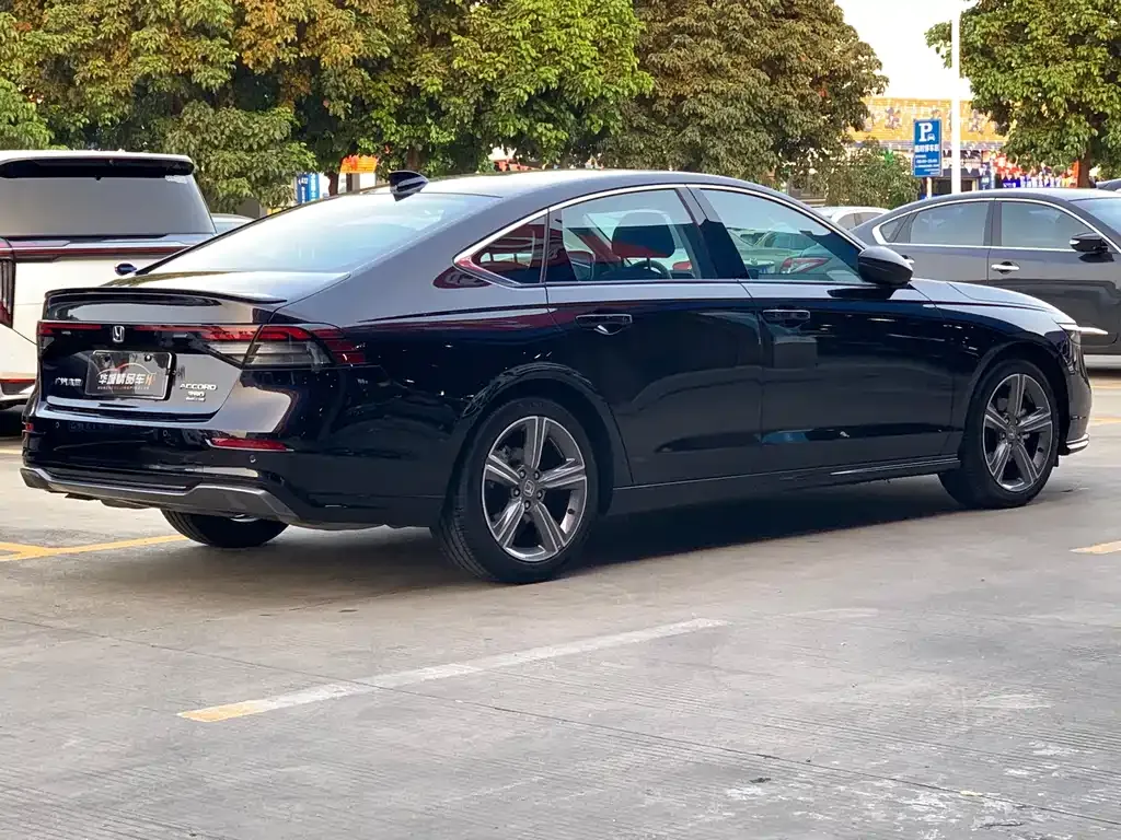 Honda Accord — фото 5