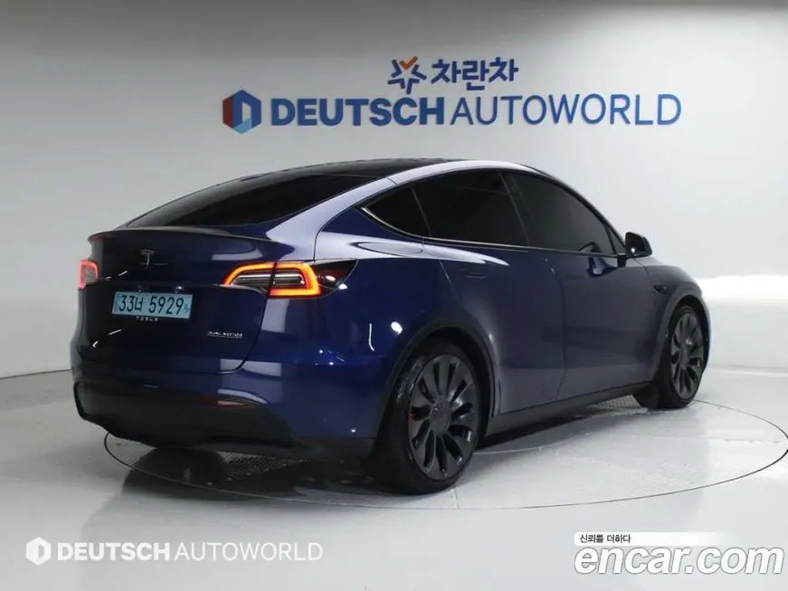 Tesla Model Y — фото 6