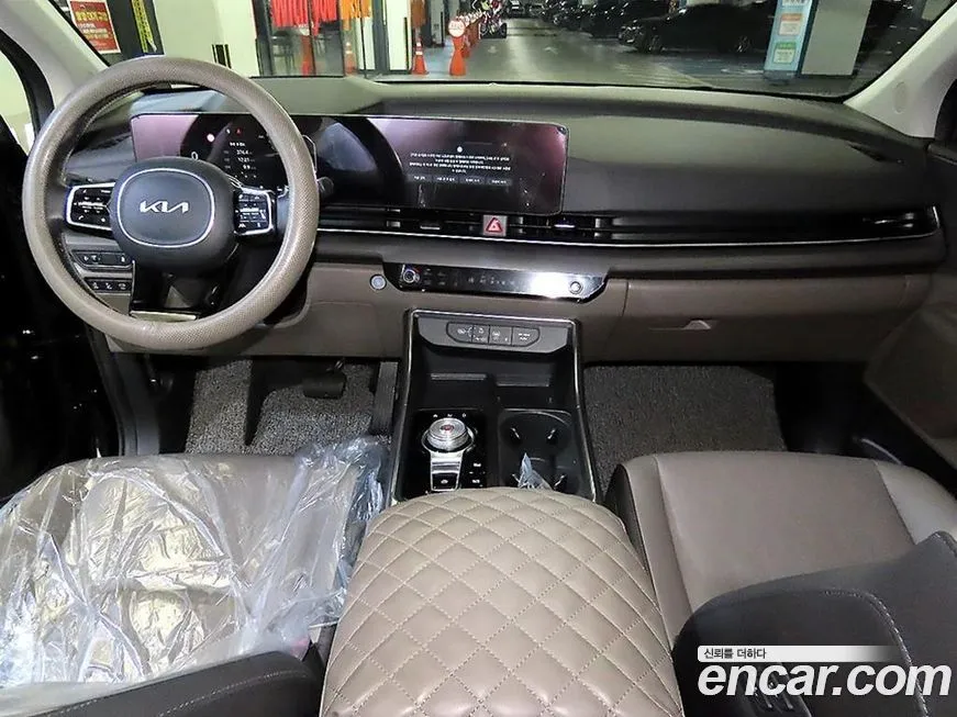 Kia Carnival — фото 10