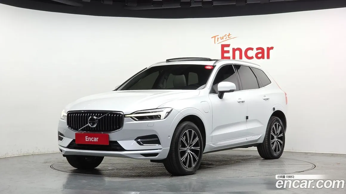 Volvo XC60 — фото 1
