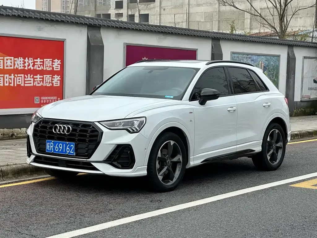 Audi Q3 — фото 1