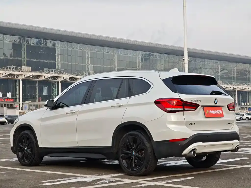 BMW X1 — фото 5