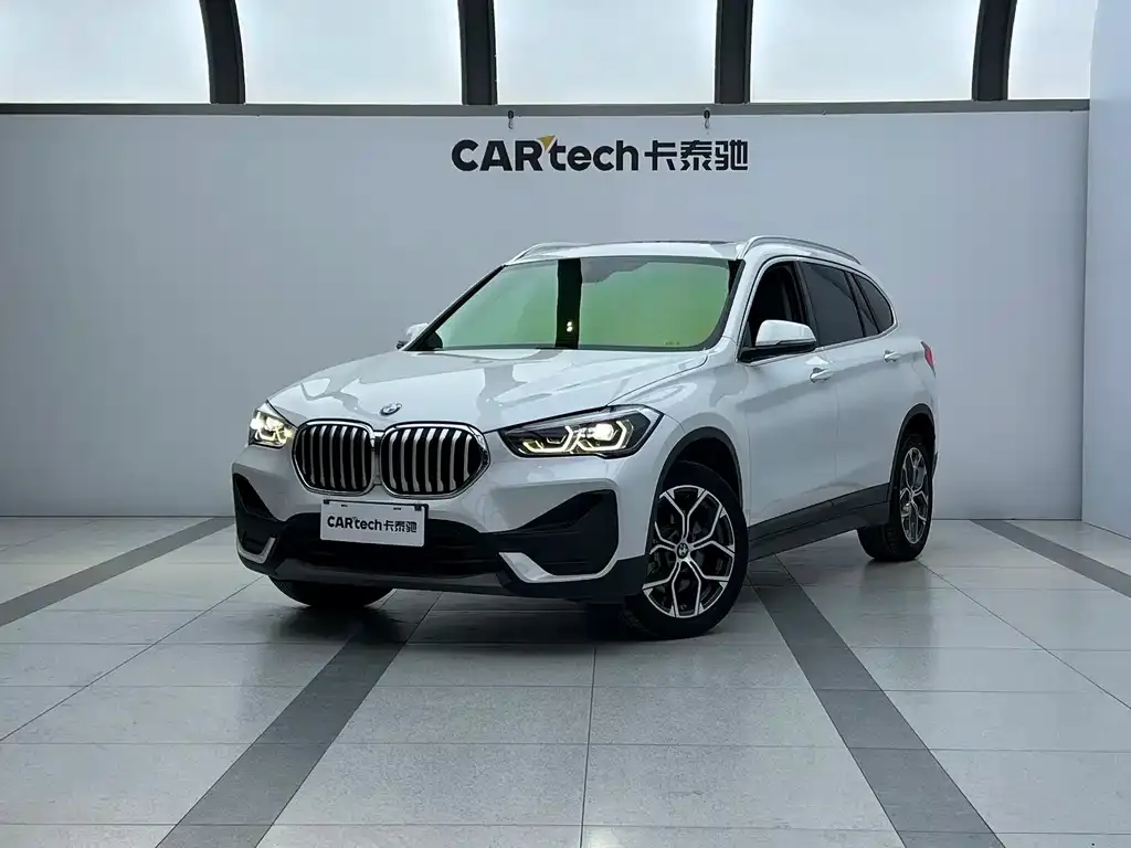 BMW X1 — фото 1