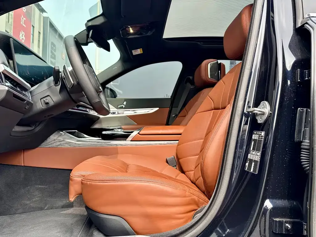 BMW 7 Series — фото 4