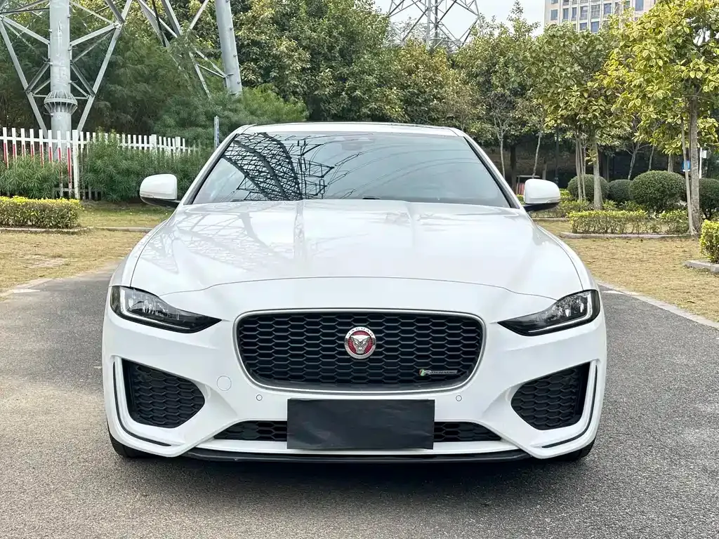 Jaguar XEL — фото 4