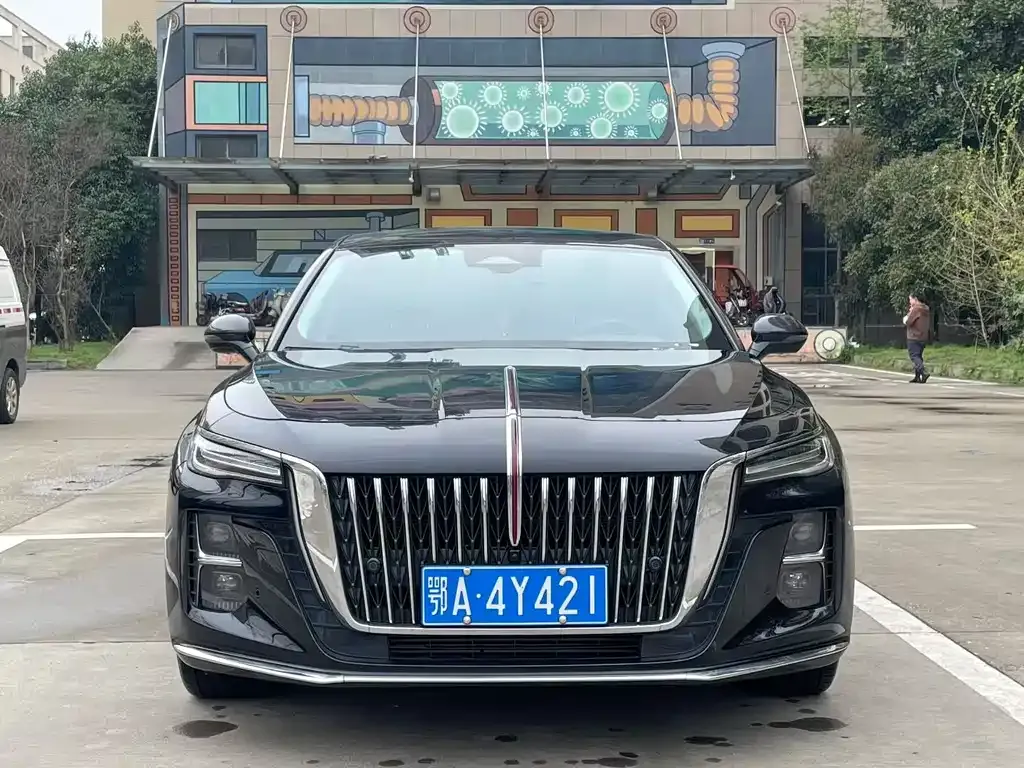 Hongqi H5 — фото 1