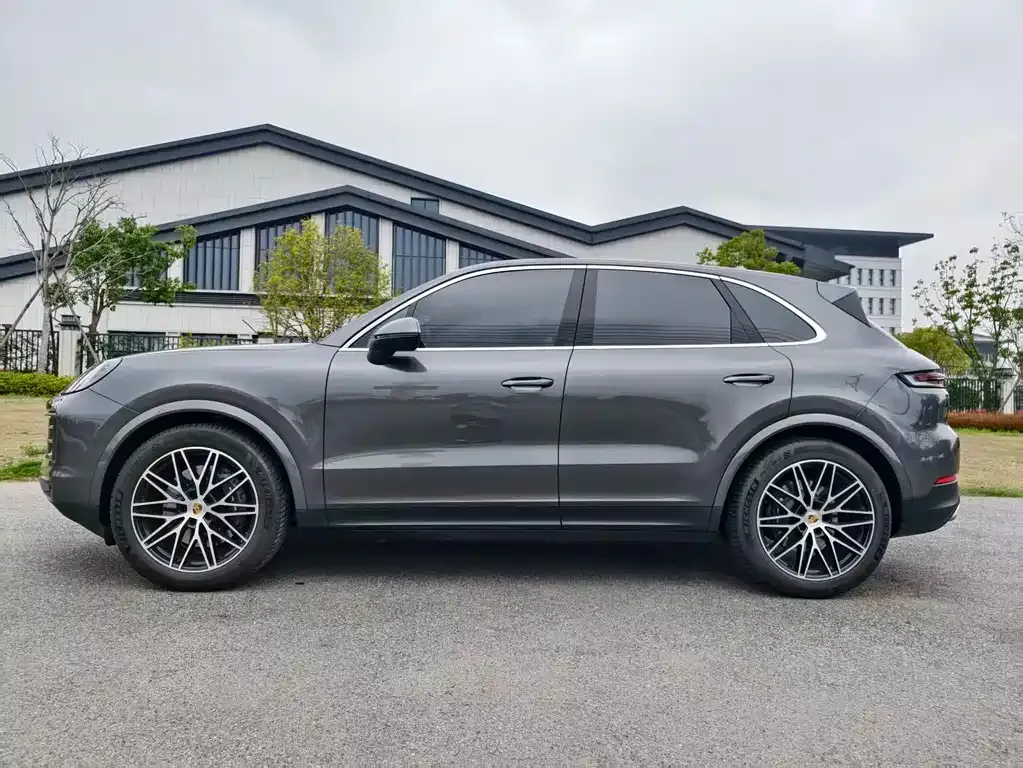 Porsche Cayenne — фото 7