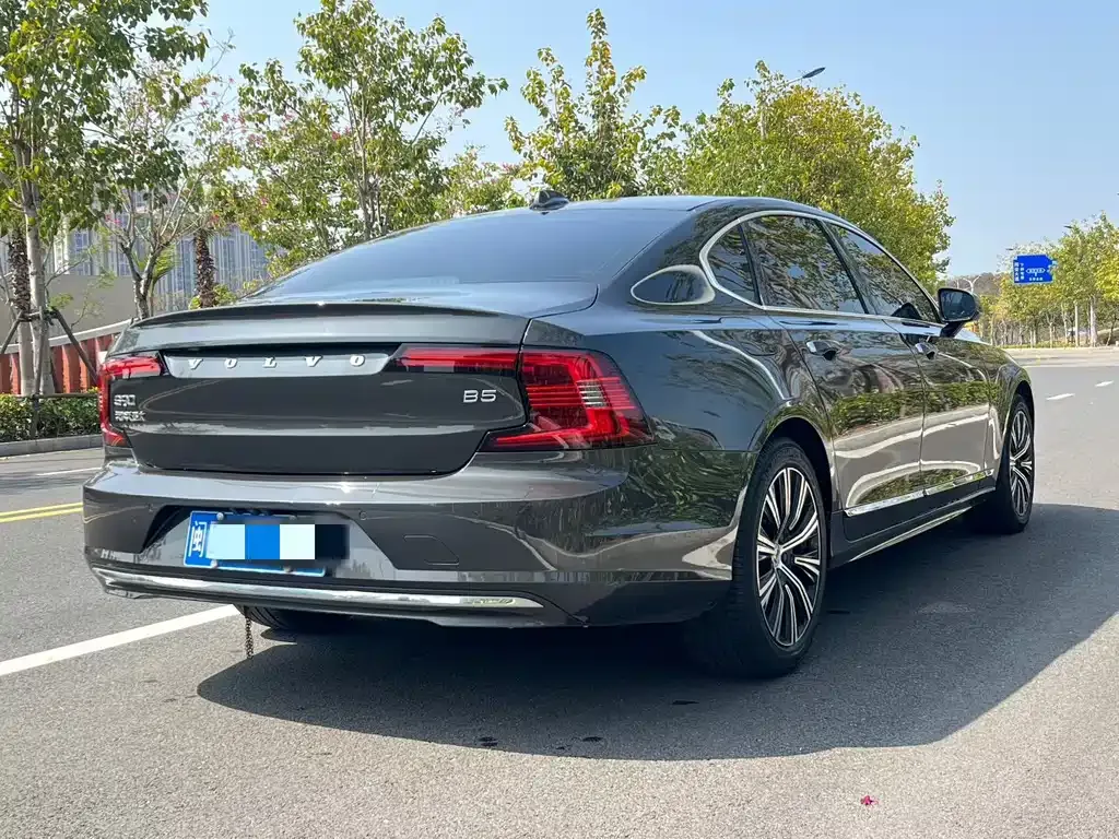 Volvo S90 — фото 8