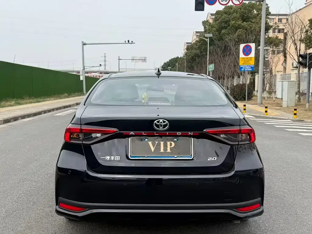 Toyota Allion — фото 3