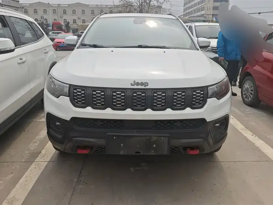 Jeep Compass — фото 6