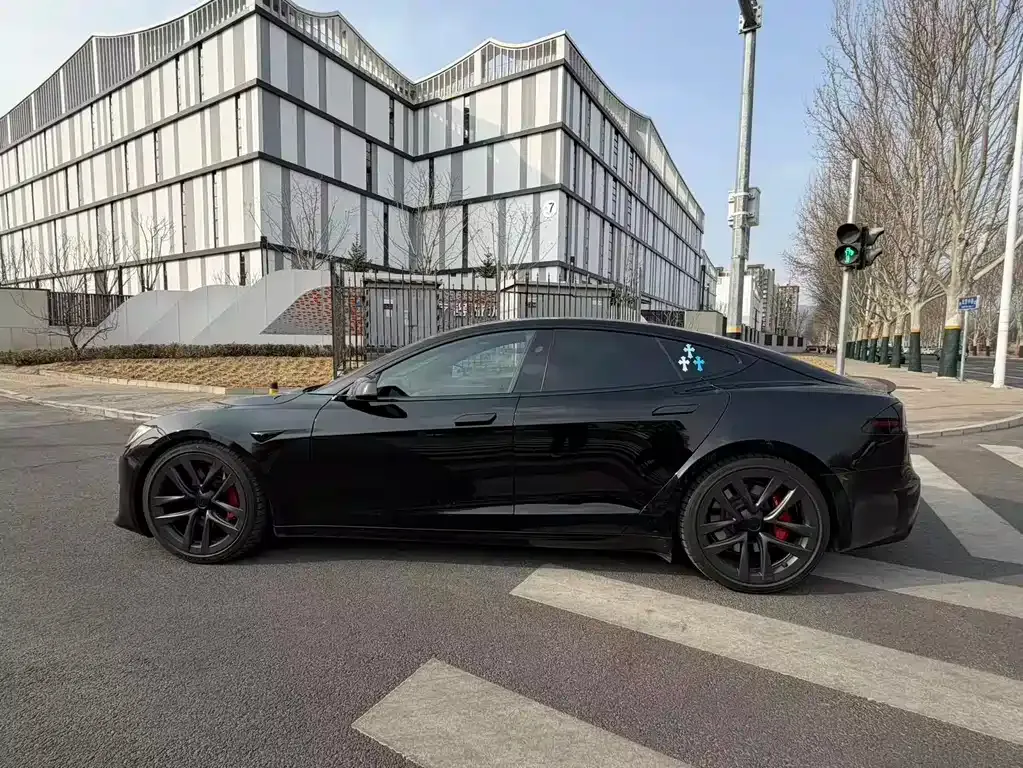 Tesla Model S — фото 6
