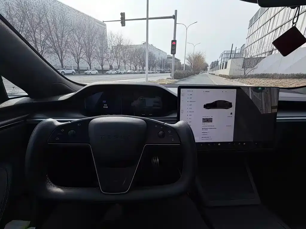 Tesla Model S — фото 4