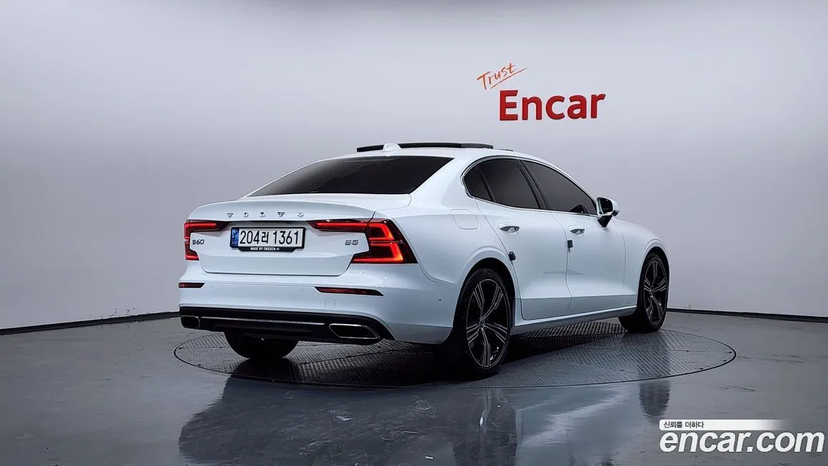 Volvo S60 — фото 10
