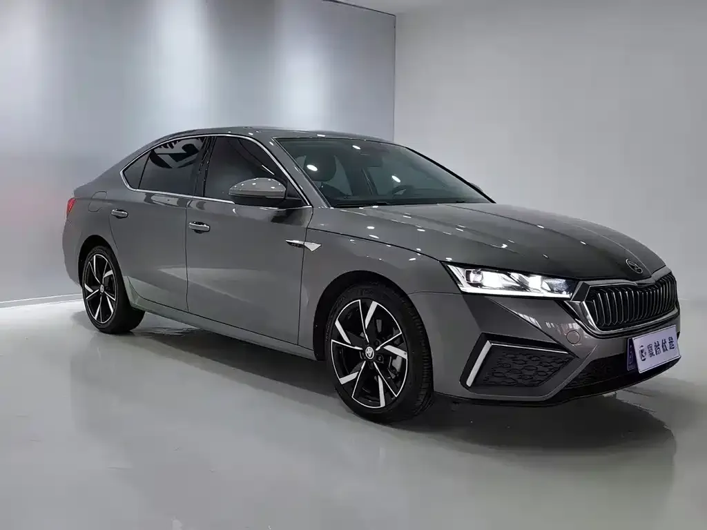 Skoda Octavia — фото 3