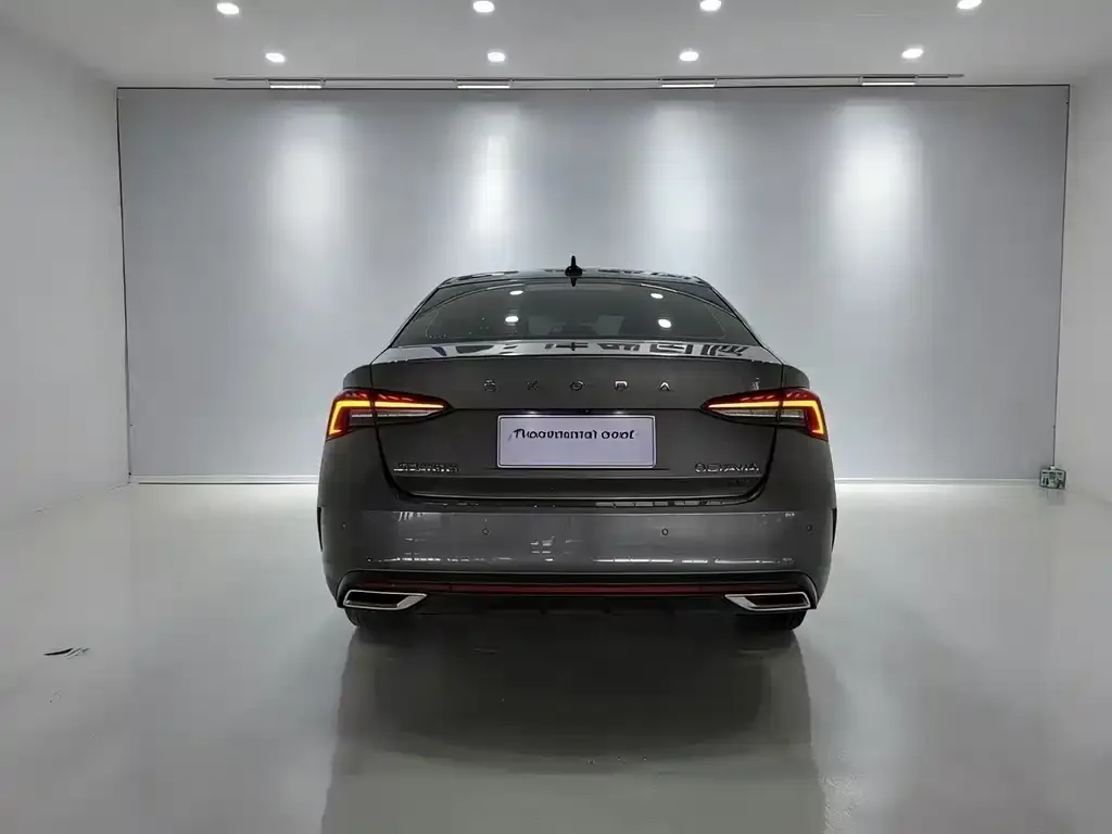 Skoda Octavia — фото 2